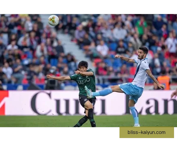 久保建英在巴萨拉玛西亚青训表现稳健，备受关注未来发展潜力。