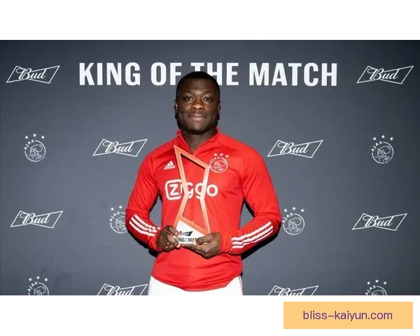 德甲豪门转会动态解析：引援策略与阵容调整趋势